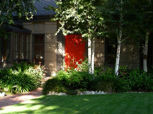 Ngôi nhà xinh với cửa màu đỏ hợp phong thuỷ | ảnh 4